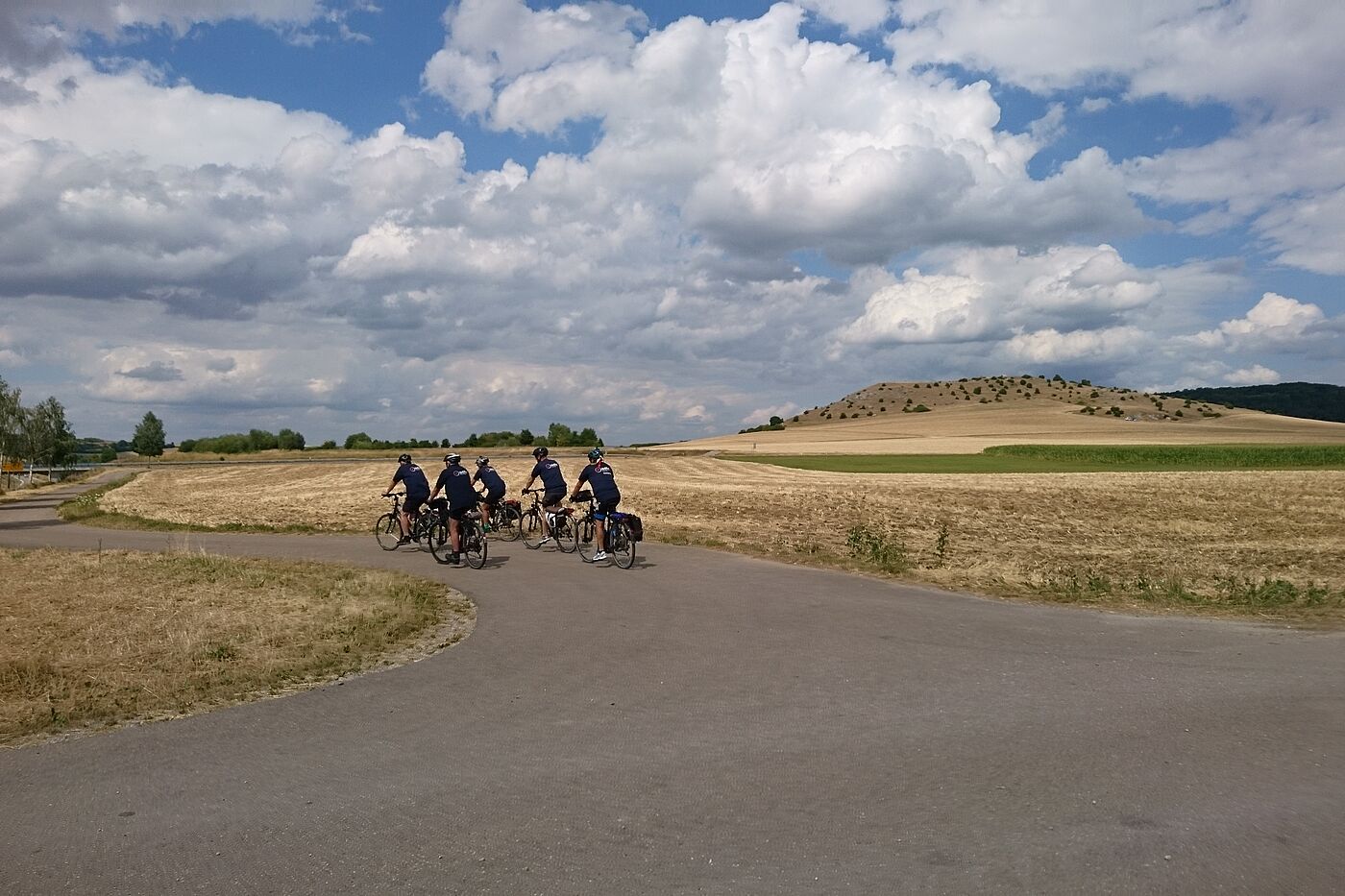 Radlergruppe von hinten