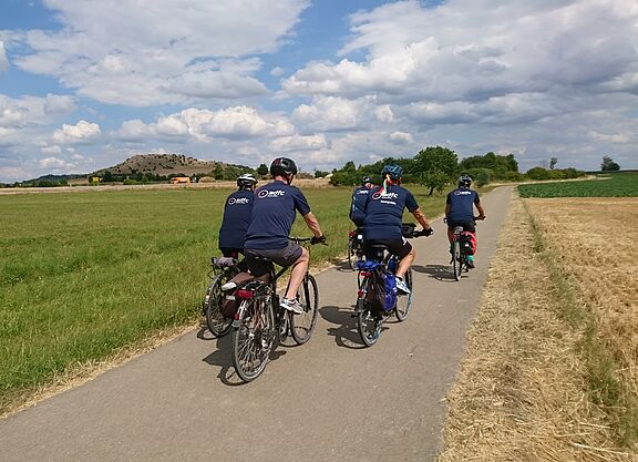 ADFC-Radlergruppe von hinten