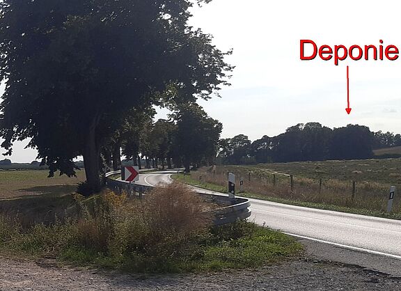 Straße vor Kiesgrube südlich Holzhausen