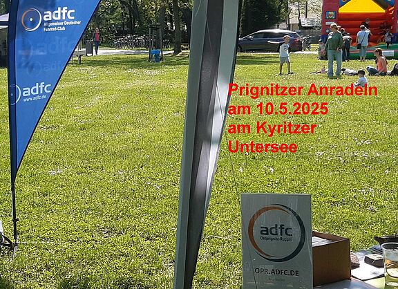 Festwiese, Infostand für das Fest zur Saisoneröffnung 